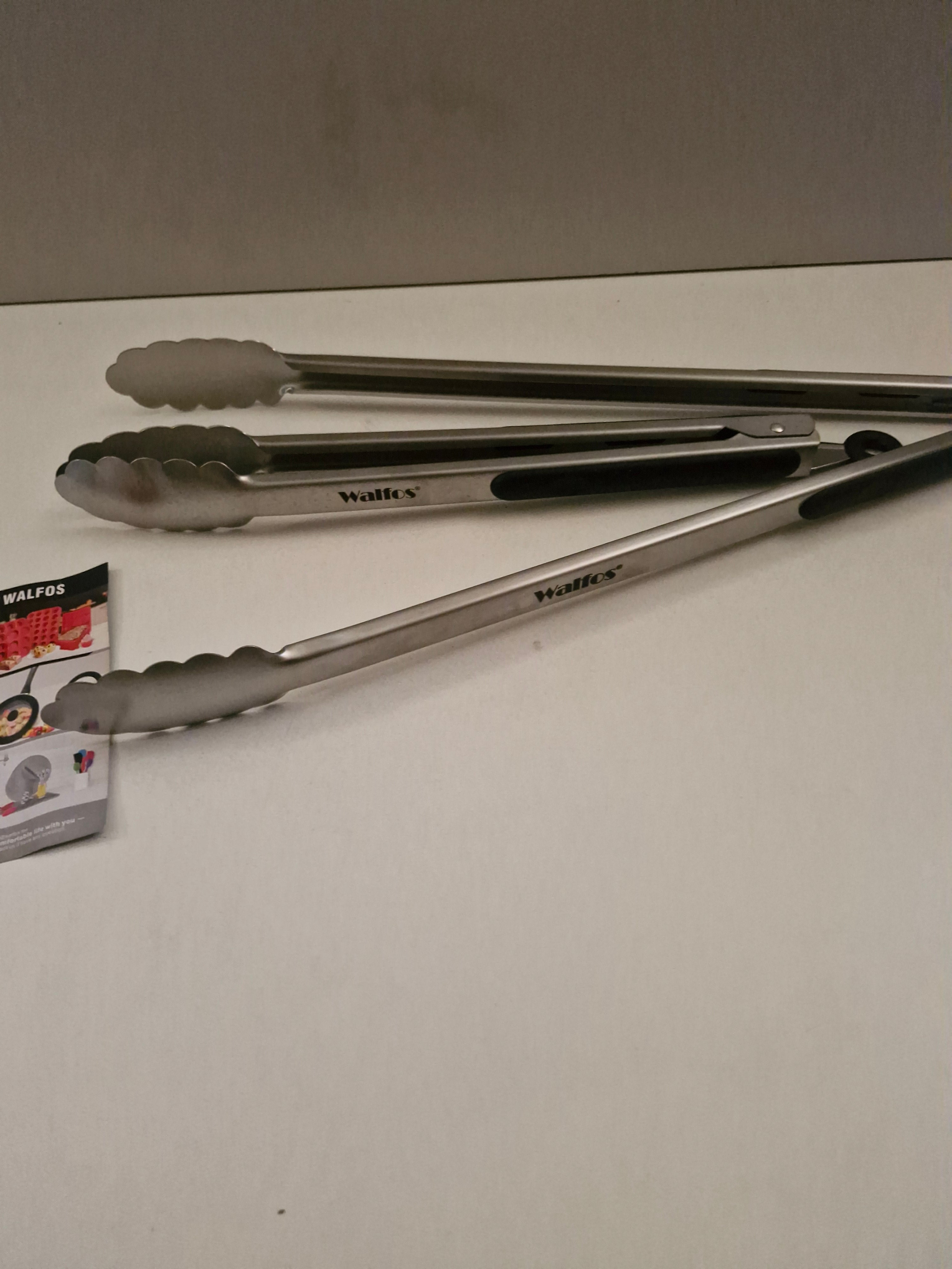 Duo de pinces BBQ pratiques et robustes